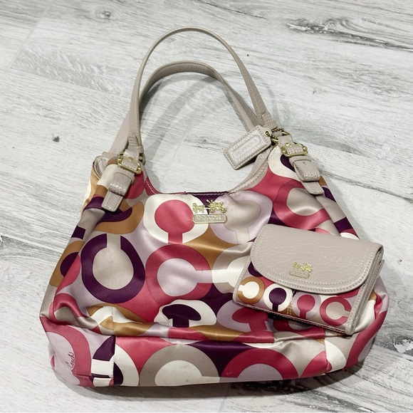 Coach Handbags - Coach Madison Graphic Op Art Maggie Bag